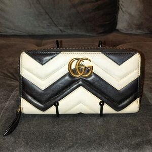 EUC GUCCI MALTESE MARMONT QUILTED LAMBSKIN ZIP AROUND LONG WALLET BLACK & WHITE